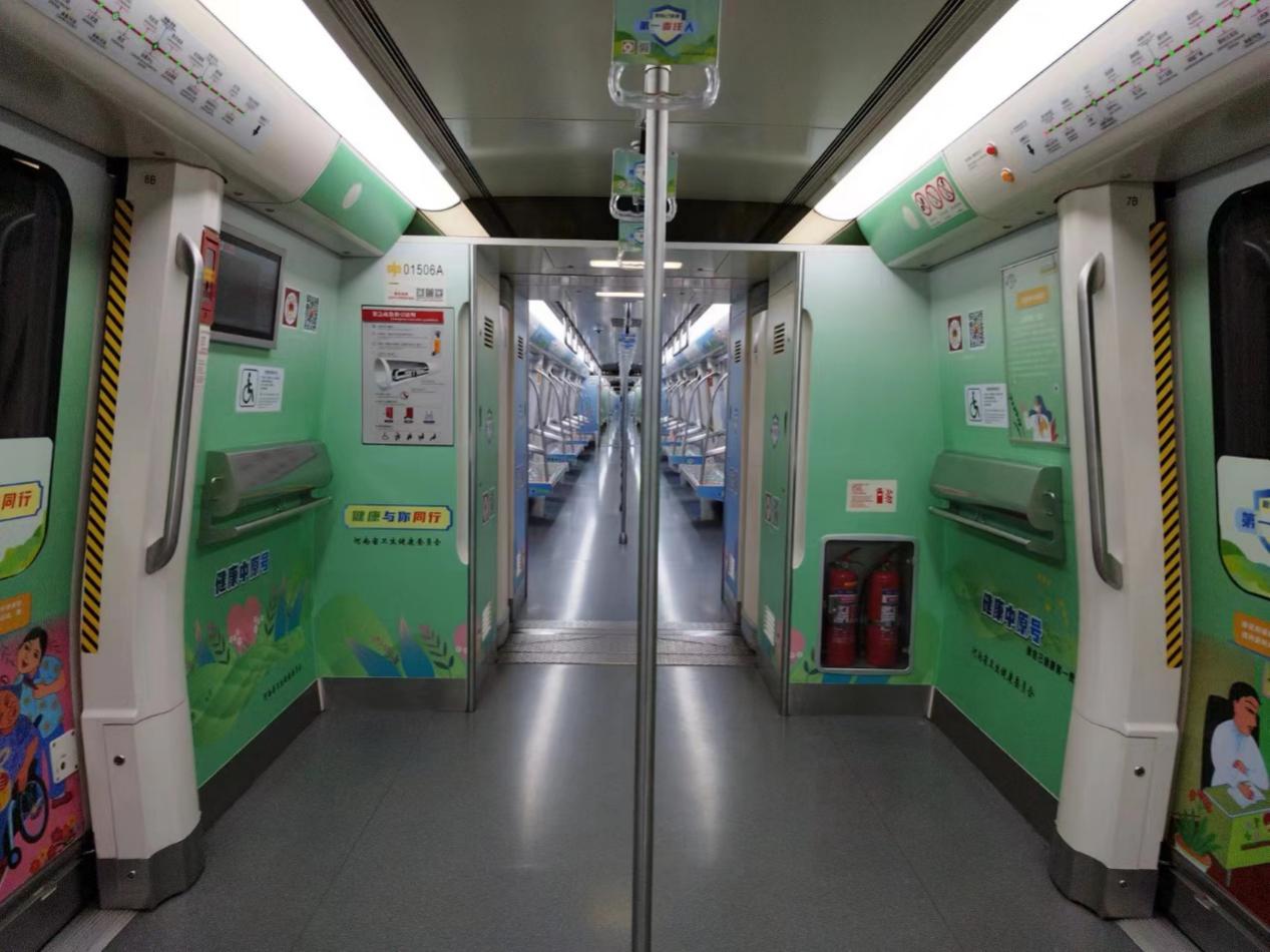 郑州一号线地铁图片