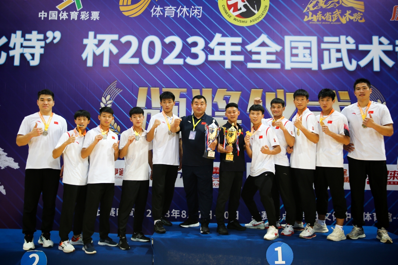 中国自由搏击职业联赛年度总决赛，塔沟武校三将问鼎冠军-大河新闻