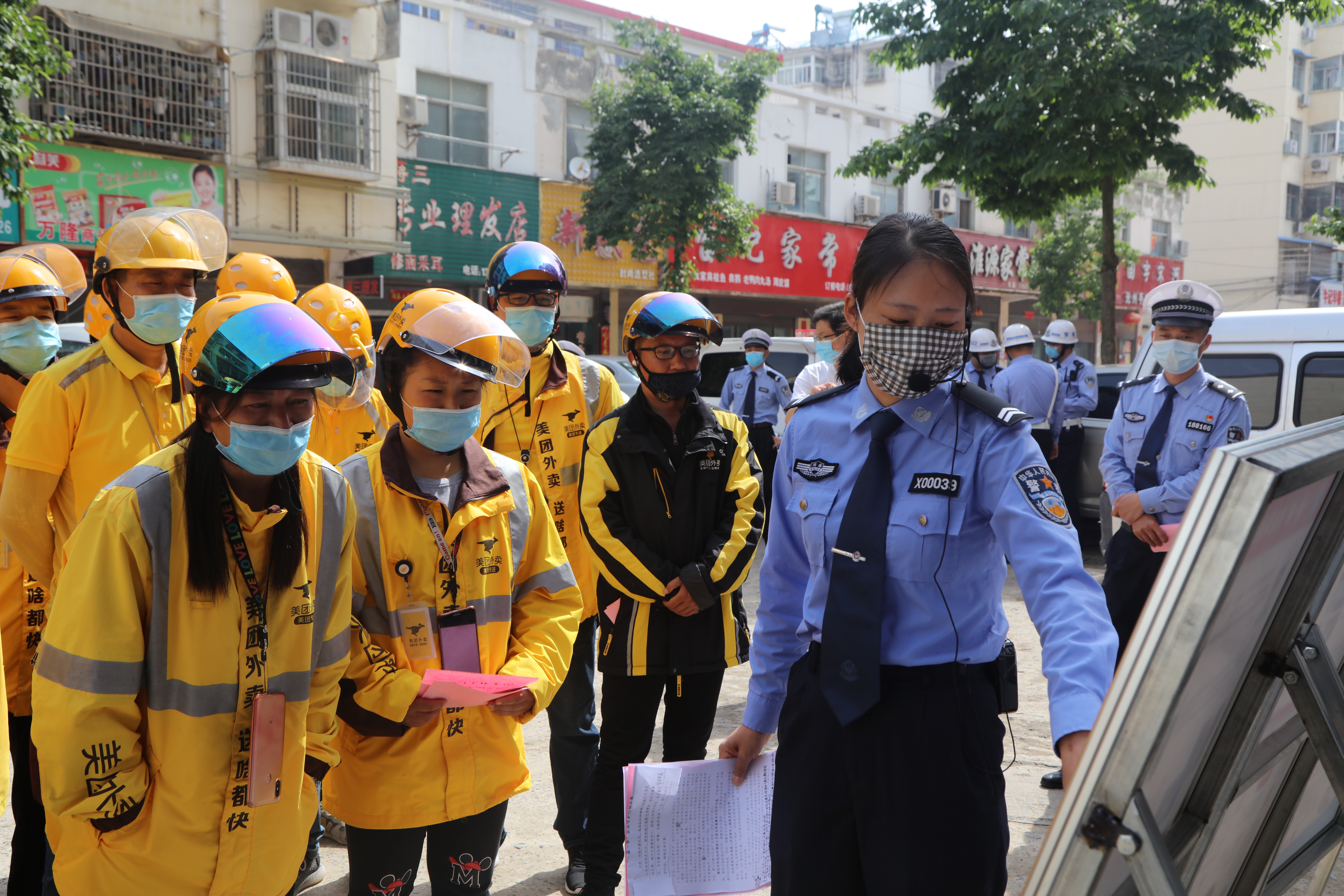 潢川交警大队警员图片图片