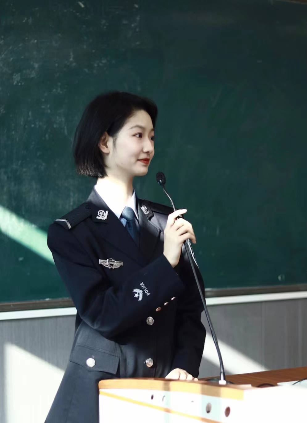 中国人民警察大学女生图片
